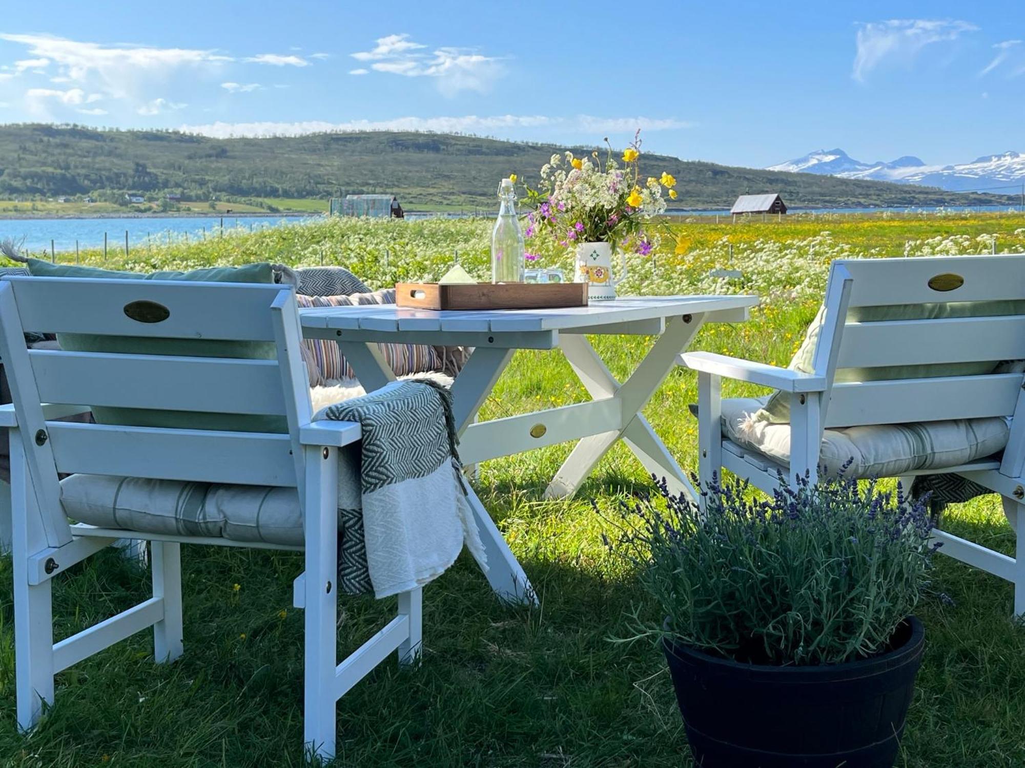 Hos Laura & Valdemar Villa Nord-Lenangen Exteriör bild