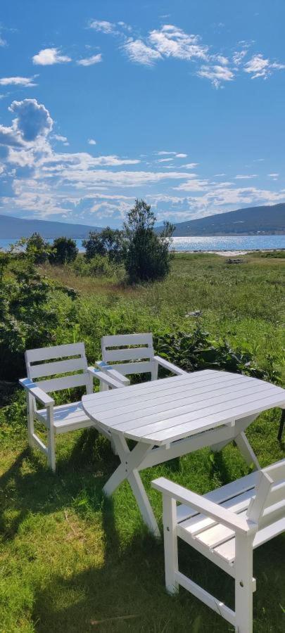 Hos Laura & Valdemar Villa Nord-Lenangen Exteriör bild